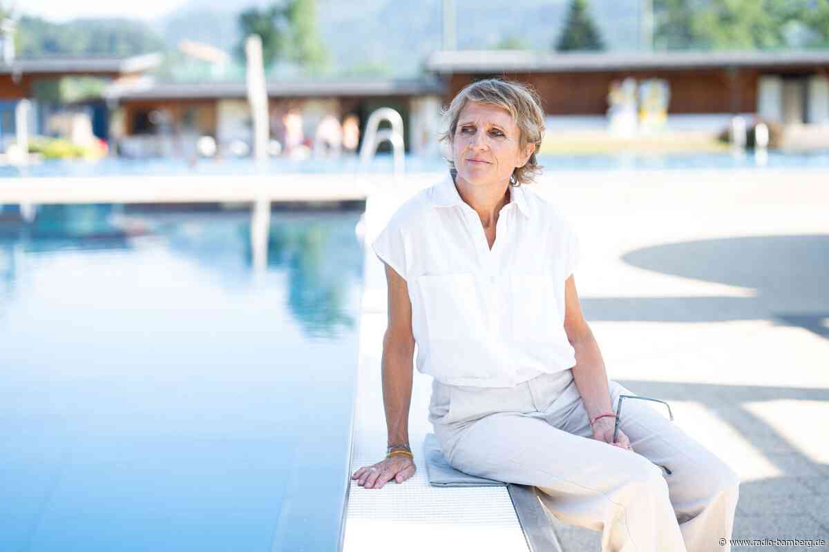 Roman «Weiterschwimmen» – Trauer, Trost und Hoffnung im Pool