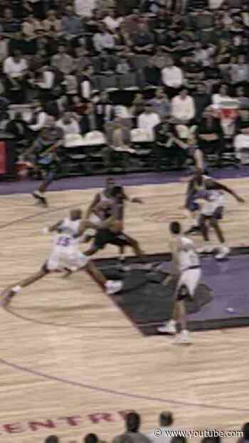 Vince Carter emotes go crazy 😤
