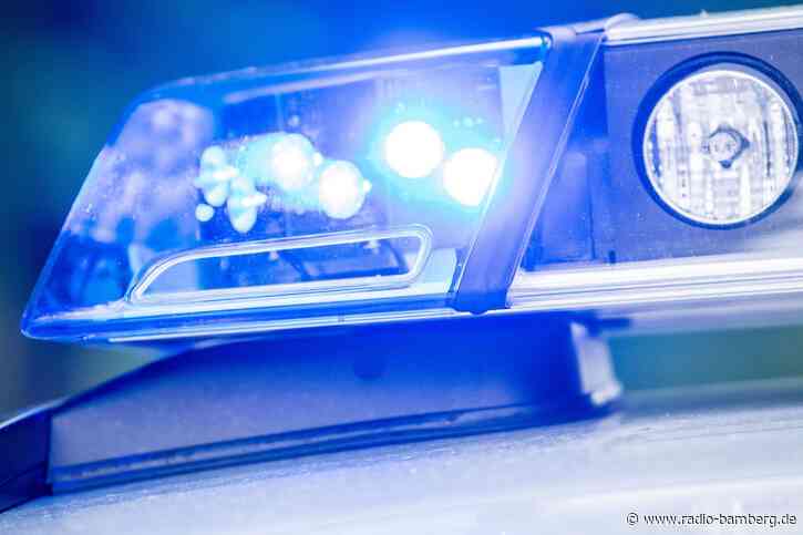 Kleintransporter kippt auf Autobahn um – Fünf Verletzte