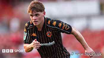 Crawley sign loan trio Michalski, Kamara & Tinsdale