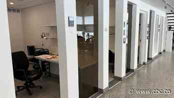 Why are some Quebec employers installing heat sensors under work desks?
