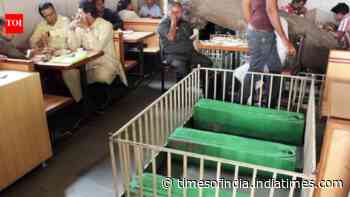 Weirdest Graveyard Restaurant In Ahemdabad: Eatery keeps 26 Sufi graves amid tables; locals sip chai for luck