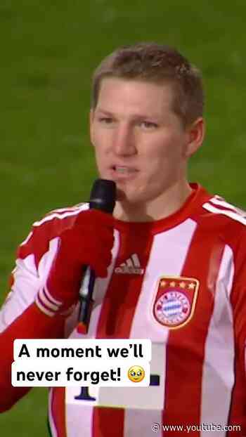 Throwback to Bastian Schweinsteiger announcing his contract extension 🙂‍↔️😮‍💨
