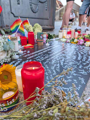 Gedenken an die Opfer des Anschlags auf den CSD Berlin - rund 300 Menschen bei Mahnwache in Ulm