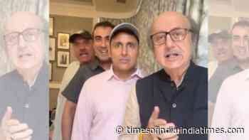 Anupam Kher joins viral 'Mere Mehboob' trend with 'Khosla Ka Ghosla 2' cast
