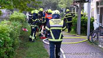 Dichter Rauch aus dem Fenster: Brand in Küche sorgt für Feuerwehreinsatz in Kolbermoor
