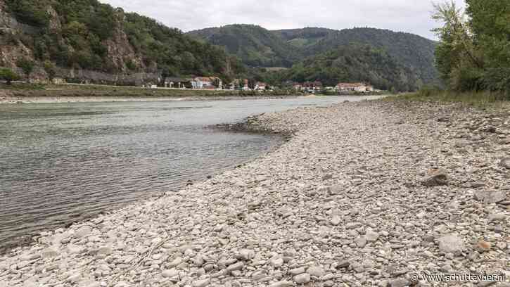 Roemenië blaast rotsen op om loop Donau te veranderen