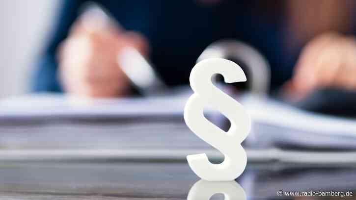 Vorwurf der Untreue: AfD-Politiker zeigt ehemalige CSU-Fraktion an