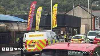 Five arrests after brawl involving weapons at car wash