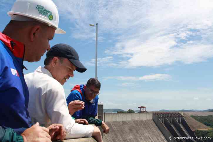 John Barrett visitó la represa del Guri para definir una ruta de modernización del sistema eléctrico