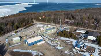 Michigan Supreme Court rejects permit for Enbridge oil pipeline under Great Lakes