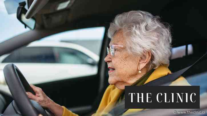 ¿Existe una edad límite para manejar en Chile? El debate entre la autonomía y la seguridad vial