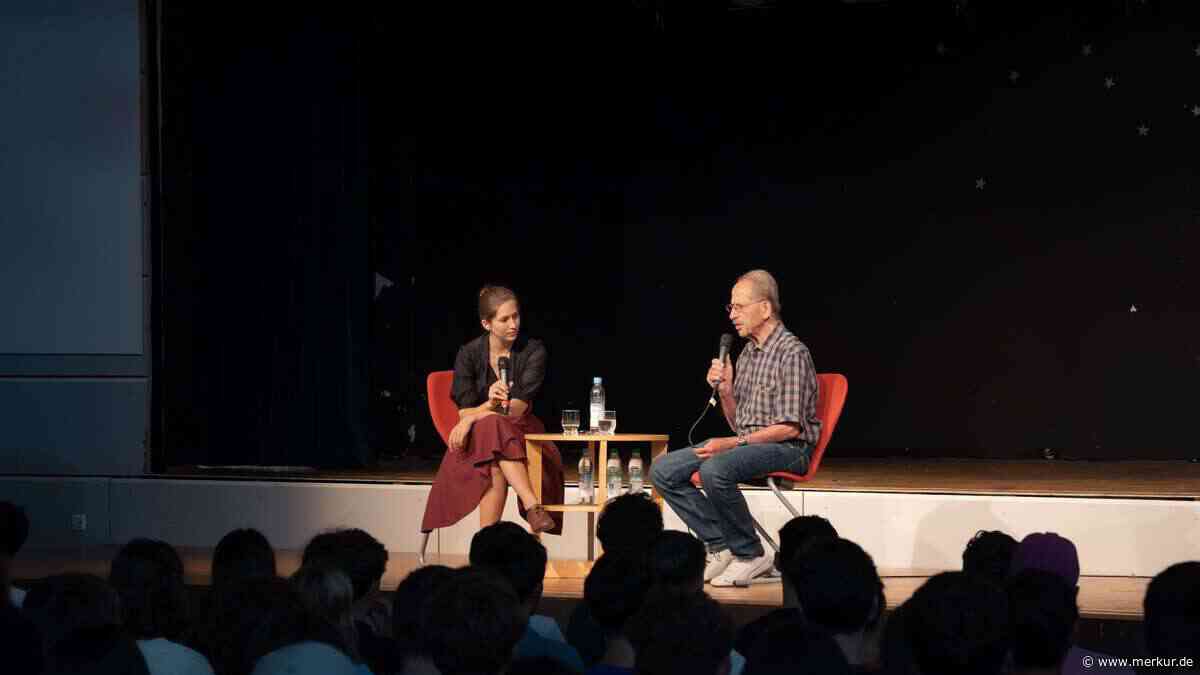 Holocaust-Überlebender appelliert an Schüler: „Vergesst die Vergangenheit niemals“