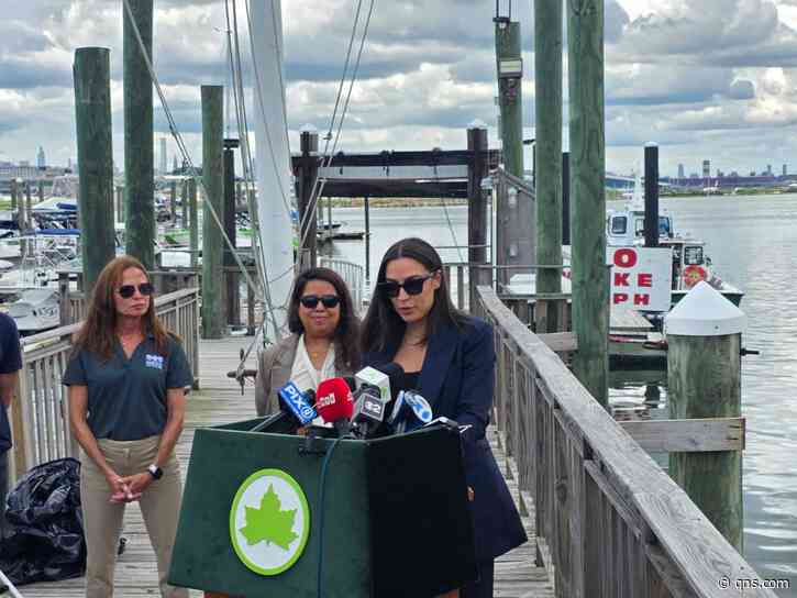 AOC helps secure federal funding to remove abandoned vessels from NYC waterways