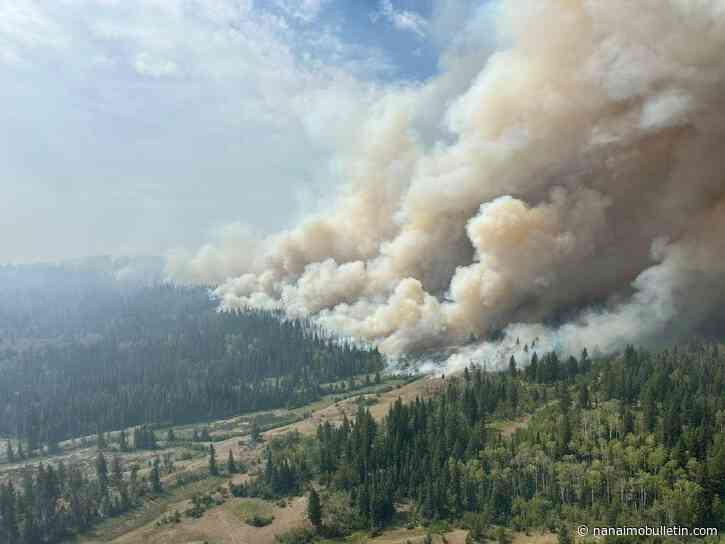 500 wildland, structural firefighters responding to Pear Lake fire