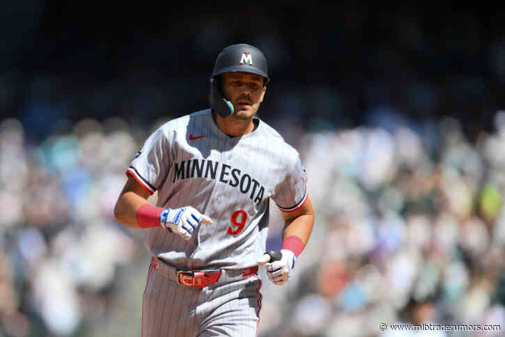 Padres Looking Into Market For Left-Handed Bats