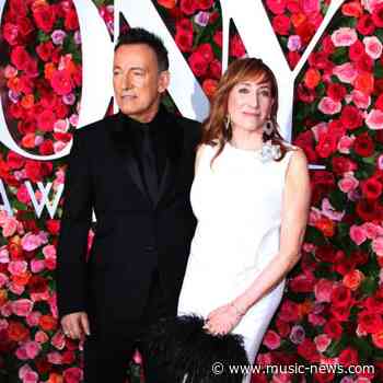 Bruce Springsteen announces wife Patti Scialfa is in remission from cancer