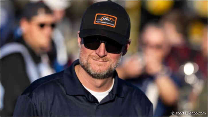 "Everybody's Mad At Me"- Dale Earnhardt Wrecked & Then Threatened His Own Son, Reveals Dale Jr