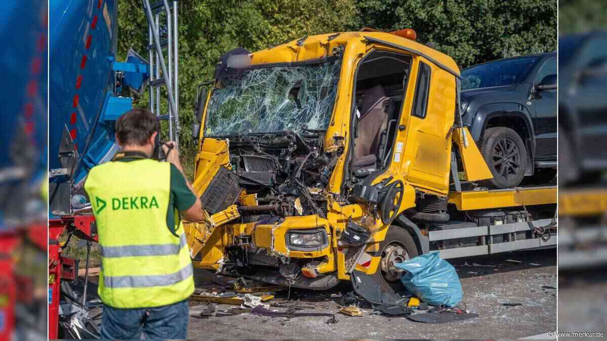 Schwerer Lkw-Unfall auf der A9 in Oberbayern – Fahrer in Lebensgefahr