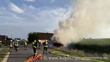 Hoher Sachschaden: Traktor gerät bei Mäharbeiten in Brand