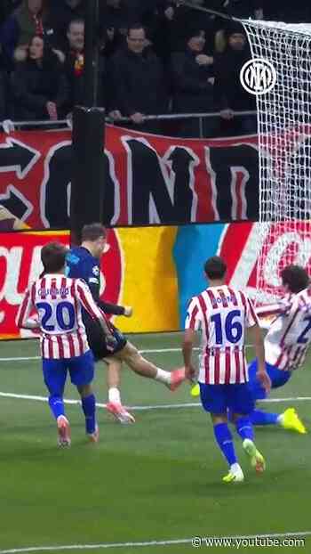 Zieliński's goal against Atlético Madrid ⚽🖤💙 Follow us for more content dedicated to Poland 🇵🇱