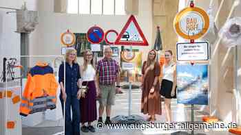 Arbeitsjacken als Kunstwerke: Ausstellung würdigt Arbeit der Bauhöfe