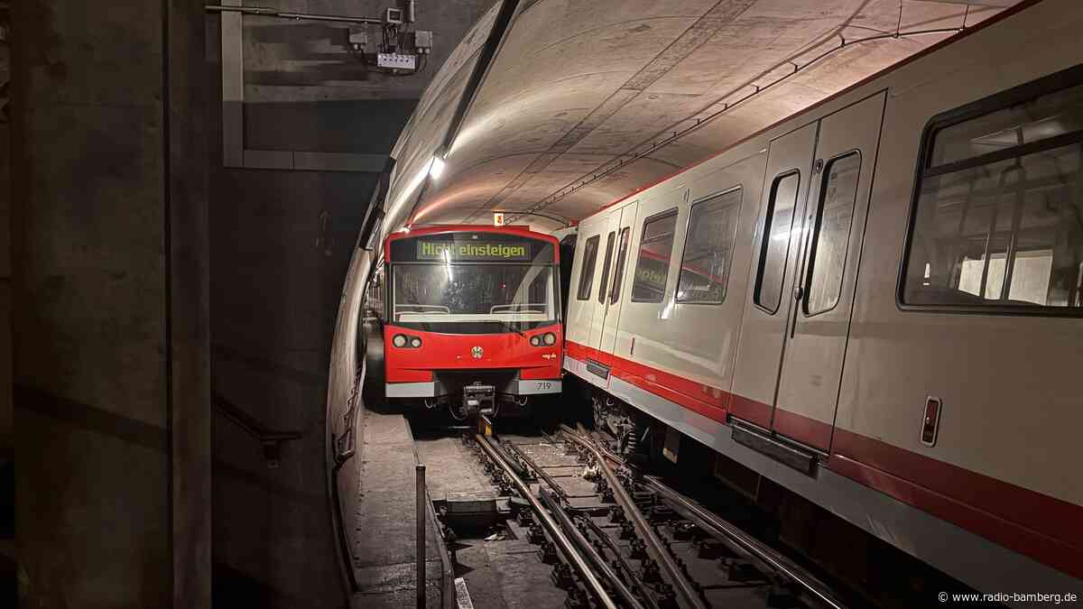 Fahrerlose U-Bahn touchieren sich bei Rangierfahrt