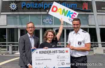 FW-HH: Nach dem Kinder-HIT-Tag - Polizei und Feuerwehr überreichen Spendenscheck