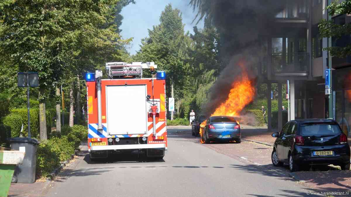 Autobrand in centrum Haren