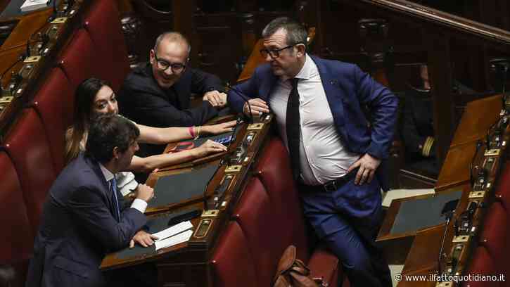 Delmastro, la destra si oppone alla lettura delle chat: si va subito al voto in Aula