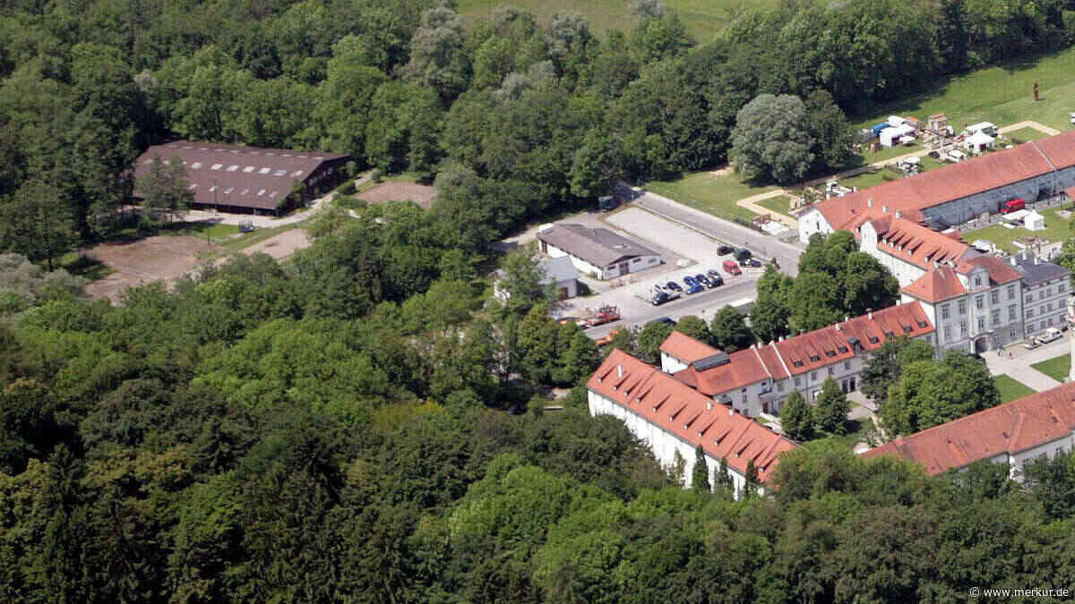 Reitstall-Areal: Einrichtungen fordern Parkplätze statt Blühwiese