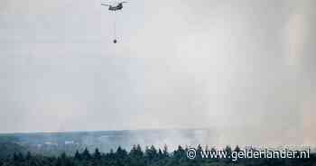 Brandweer krijgt meer grip op natuurbrand in Limburg, chinooks droppen bijna 900.000 liter water