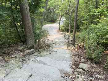 New Kelleys Island trail packs a lot of history into a short hike