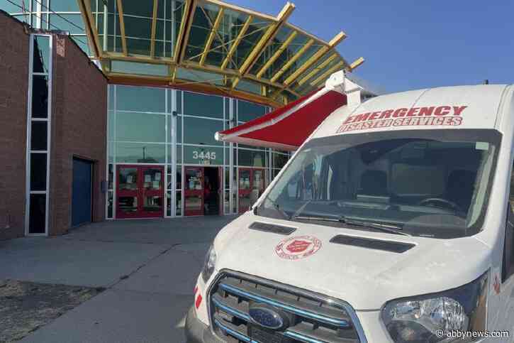 More than 700 visit Vernon reception centre as wildfires force residents from homes