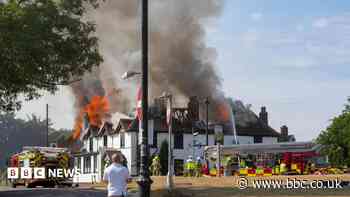 Fire crews tackle blaze at restaurant
