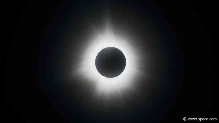 1 week to go until a dramatic total solar eclipse darkens the skies over Spain, Iceland and Greenland