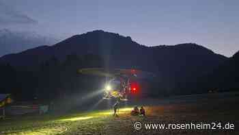 Waldbrand bei Schneizlreuth: Rettungskräfte und Hubschrauber am Mittwochmorgen im Einsatz