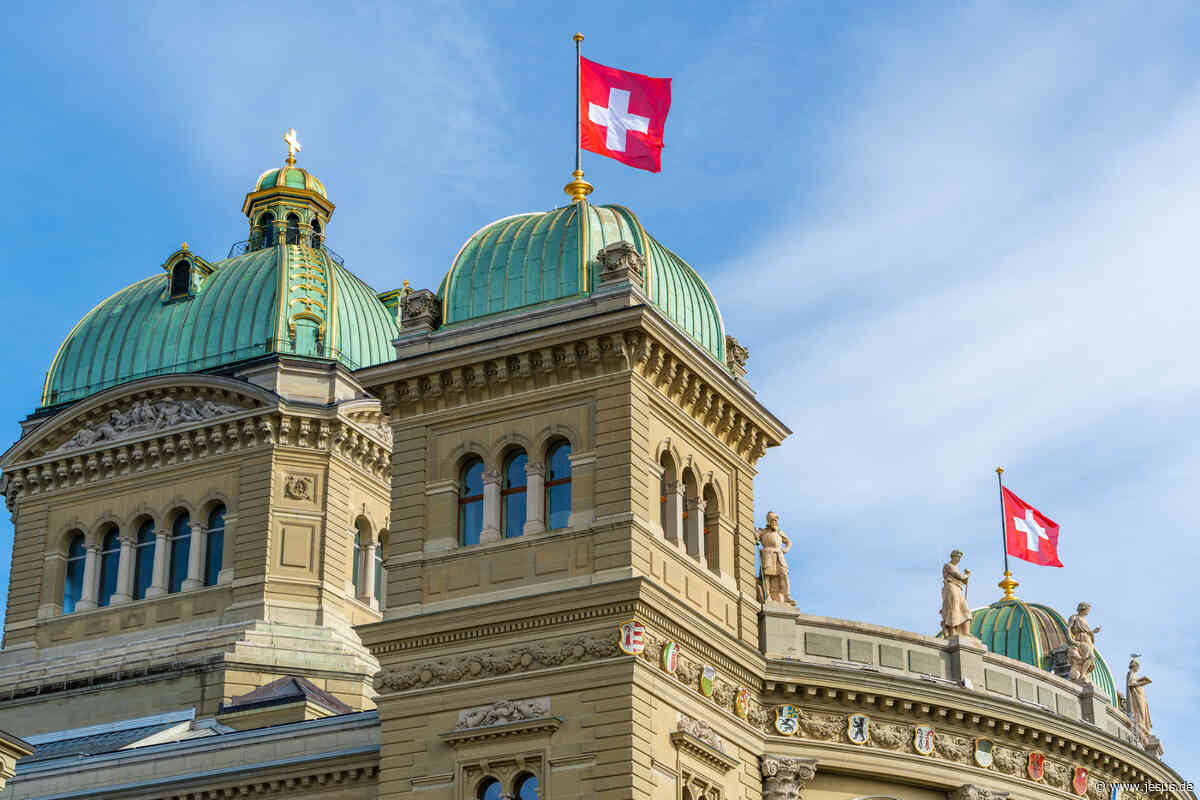Wehrpflicht in der Schweiz: Bundesrat bittet Kirchen um Entschuldigung