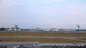 Polizei sichert Drohne bei ukrainischem Flugzeug in Leipzig