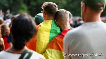 Queere Gemeinschaft fühlt sich nach CSD-Anschlag im Stich gelassen