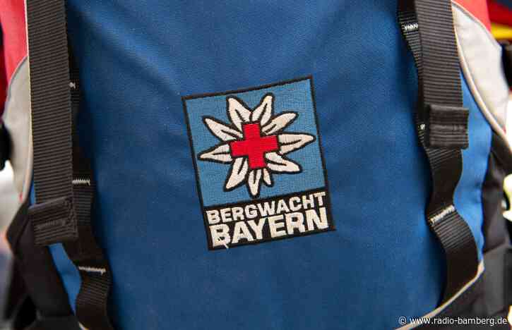 Bei Bergtour mit Ehefrau – 74-Jähriger stürzt in den Tod