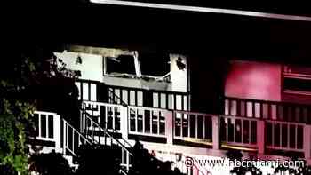 Commercial building catches fire in Hollywood, fire rescue says