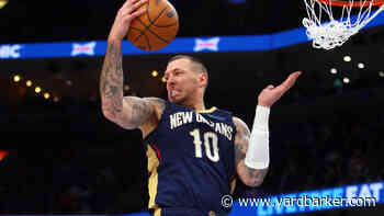 Maccabi Tel Aviv Signs Daniel Theis, Eyeing Keaton Wallace
