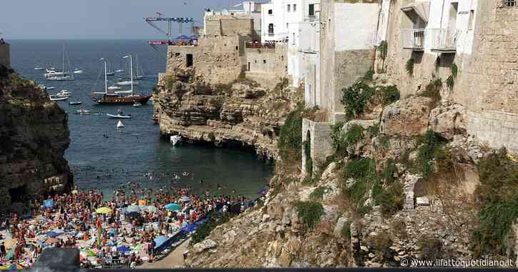 Allarme erosione a Polignano: “Bisogna fare presto e usare i blocchi di cemento. Le grotte rischiano il crollo, ma il turismo non si ferma”