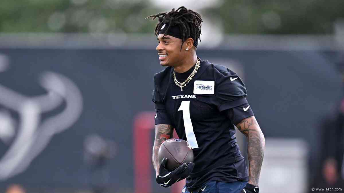 Texans' Dell at practice, 1st time since '24 injury