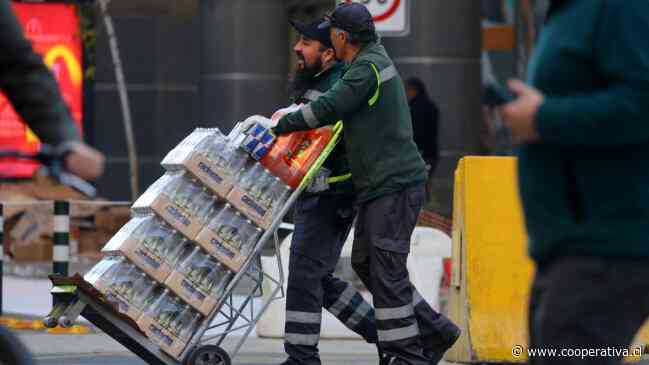 Senado inicia debate del proyecto que flexibiliza la semana laboral y afecta el pago de horas extra