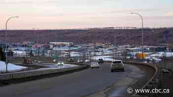 Alberta government begins work on repaving critical highway through Fort McMurray