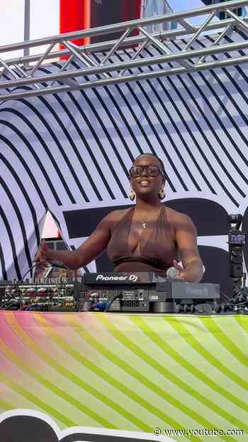 @THEdanalu spinning Caribbean beats for #TSQLive 🔥🌟#DJSet #NYC #FreeEvents #TimesSquare