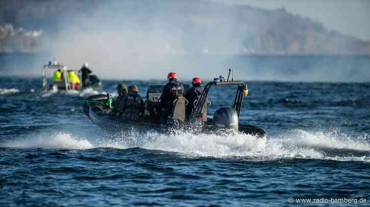 Hohe Wellen auf Bodensee – Frau fällt von Motorboot