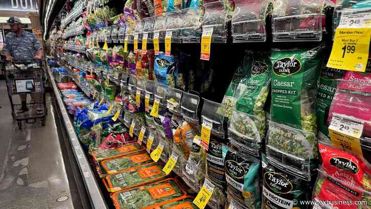 Nation's largest food distributor halts Mexican lettuce purchases after outbreak linked to two deaths